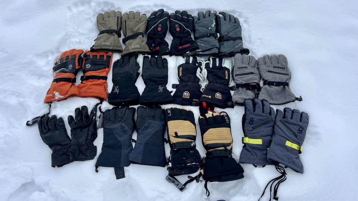 Best Ski Gloves Review (The 2025 selection of ski gloves.)