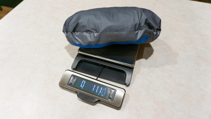 arc&#039;teryx beta sl - at 11.1 ounces, this jacket is quite light when considering how much...