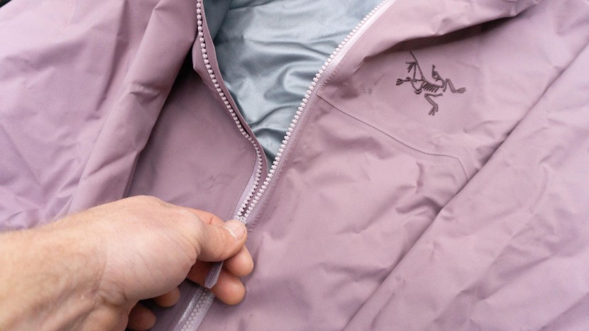 arc&#039;teryx beta jacket - from the 80 denier fabric to a functional and durable zipper, we...