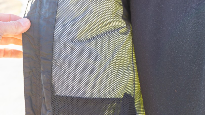 columbia watertight ii - the mesh inner made for an overall humid feel when wearing the...