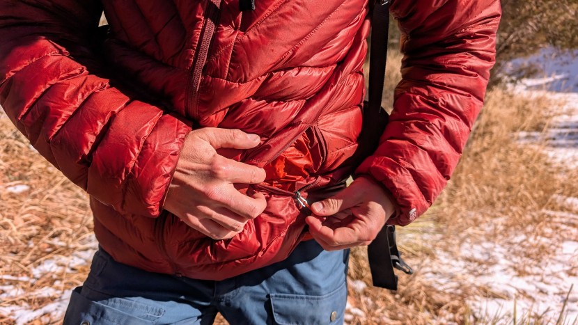 rei co-op magma 850 hoodie - the handwarmer pockets do let some heat out if left unzipped, but...