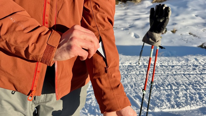 a zippered sleeve pocket on the alpha 4.0 allows the user to scan...