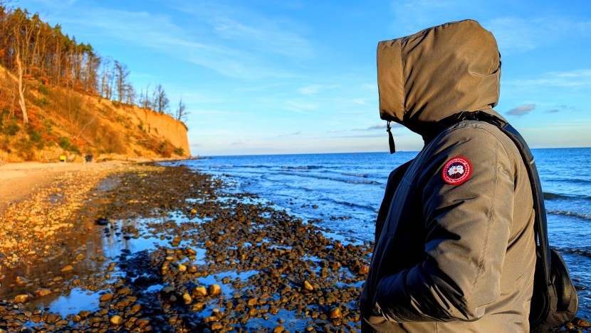 canada goose langford parka - we kind of felt like one of those one-eyed minions when we zipped...