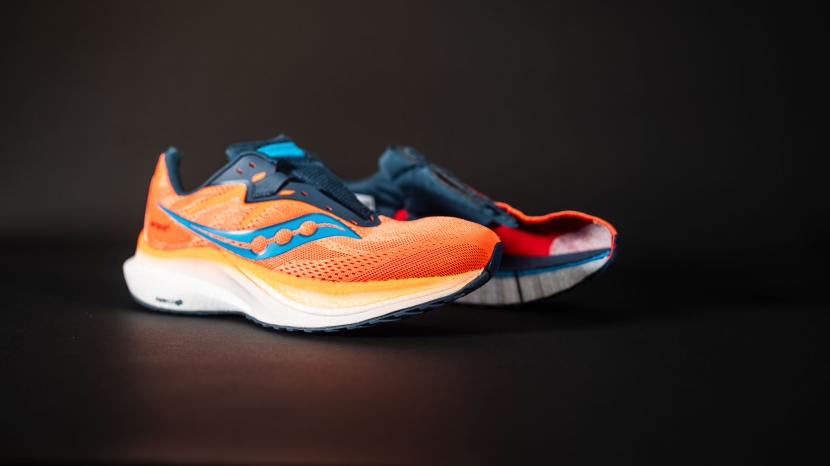running shoes men - the tempus 2 uses innovative techniques to provide fun stability.