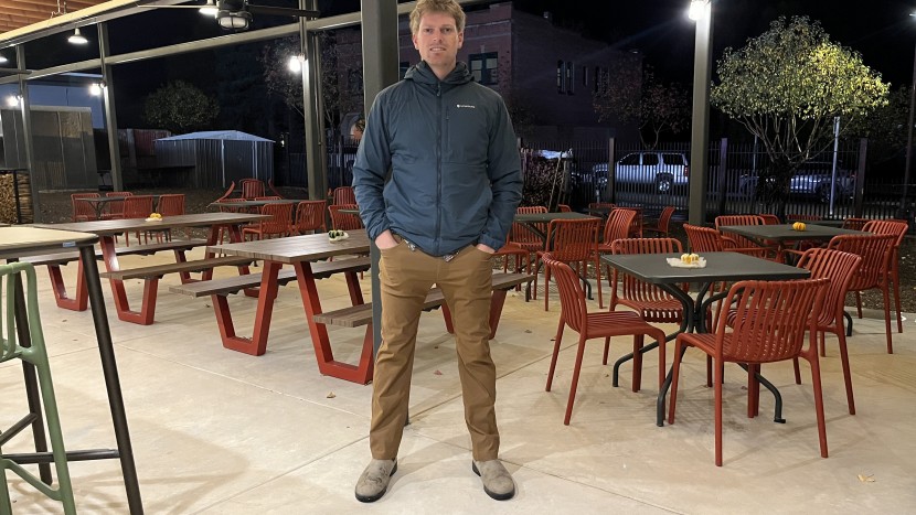 the prana brion ii pants look great around town.