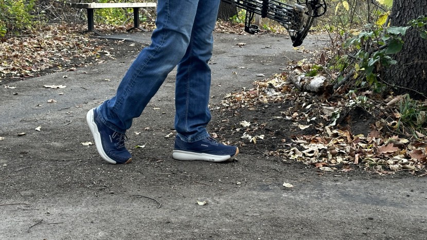 the shoes didn't hold well on dirty pavement.