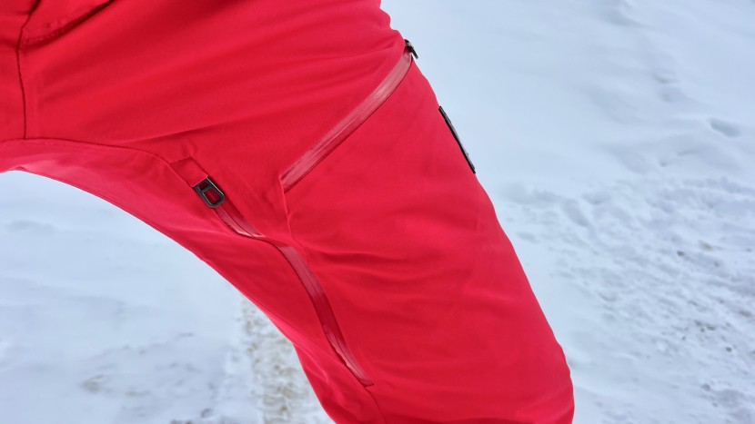 spyder dare - the dare has waterproof zippers on the thigh vents, thigh pocket...
