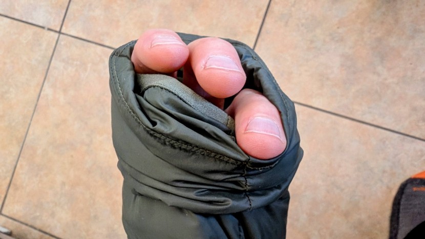 decathlon forclaz men&#039;s mt100 hooded down puffer - the stretch knit wrist cuffs are very comfortable without adding...