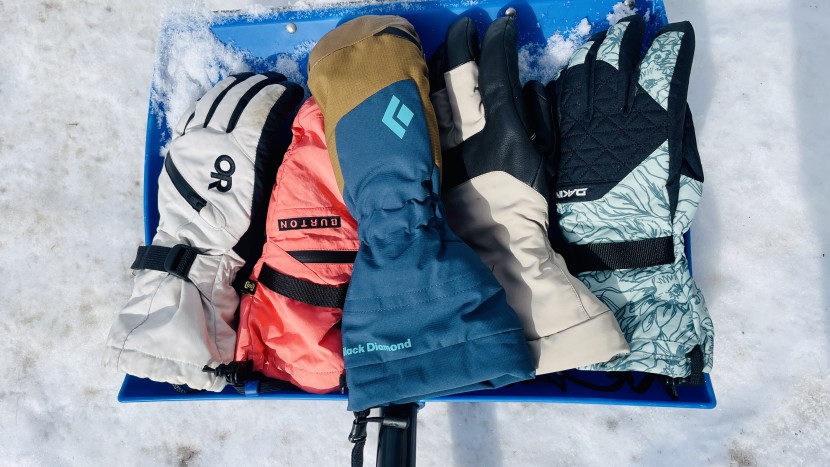 ski gloves womens - we took a close look at each pair of ski gloves and mittens.