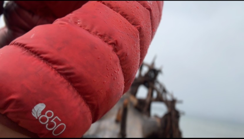 rei co-op magma 850 hoodie for women - thanks to its dwr treatment, water easily beaded off this jacket in...