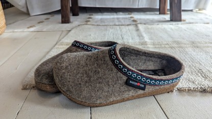 Lead photo for Best Women's Slipper for Support