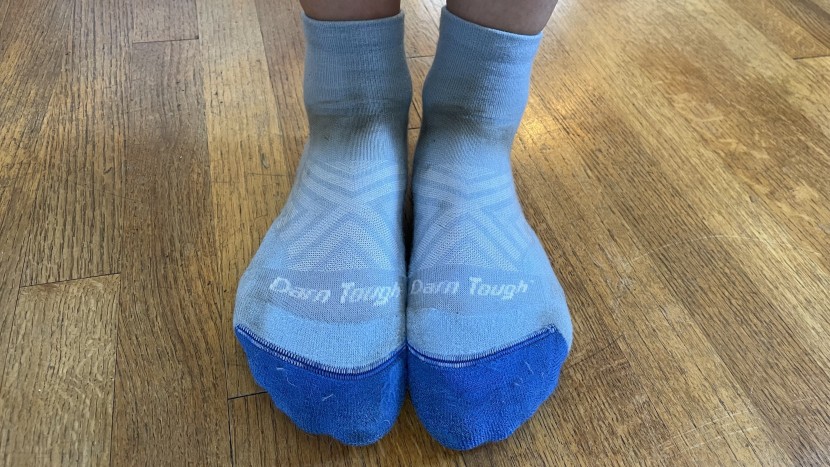 running socks - socks like the darn tough women&#039;s run quarter ultra-lightweight...