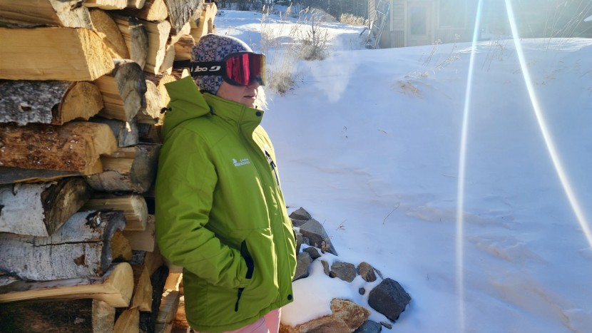 ski jacket womens - the fleece lining of the moerdeng will keep you reasonably warm --...