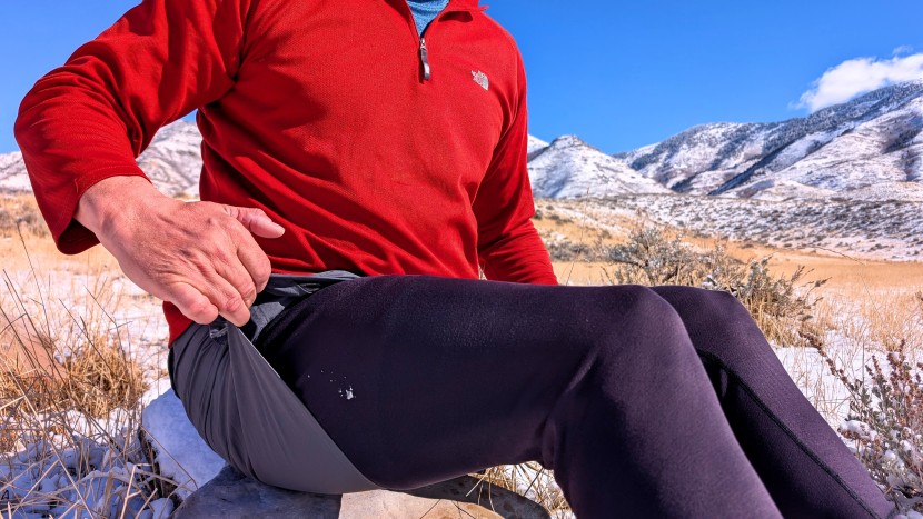 yes, they don't stretch, but as we've already said, they're baggy...