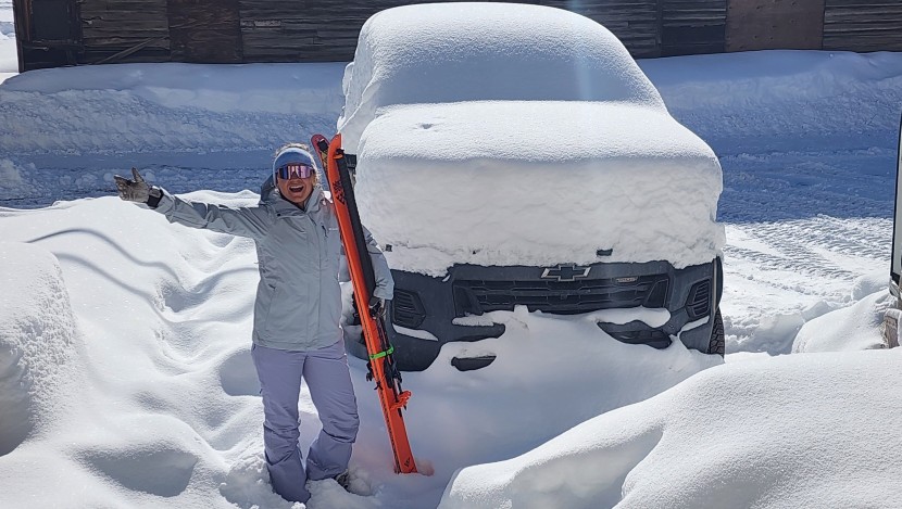 rei co-op powderbound insulated bib for women - ready to head out for a deep powder day in the powderbound bib.