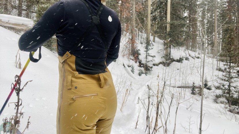 flylow foxy bib - the fit ran slightly snug for our main tester, who wouldn&#039;t have...