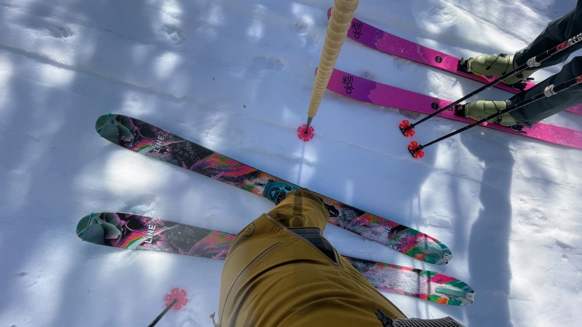 flylow foxy bib - inner and outer thigh vents on the foxy bib dropping heat quickly on...