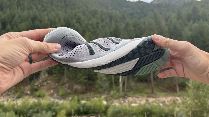 xero shoes hfs ii for women - the classic twist test showing us how well the shoes will move with...