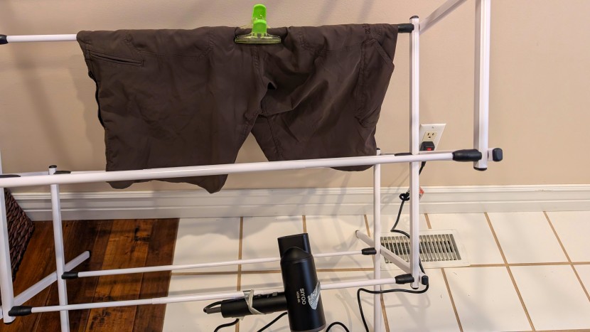 timing our renegade's drying time with the help of a hair dryer set...