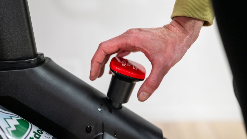 nordictrack x24 exercise bike - the &quot;press to stop&quot; knob works quickly.