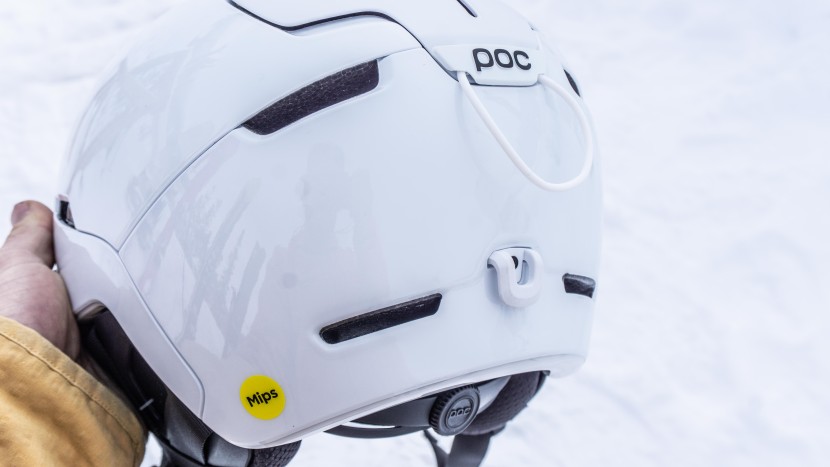 with 4 vents in the front and back, the obex has decent airflow.