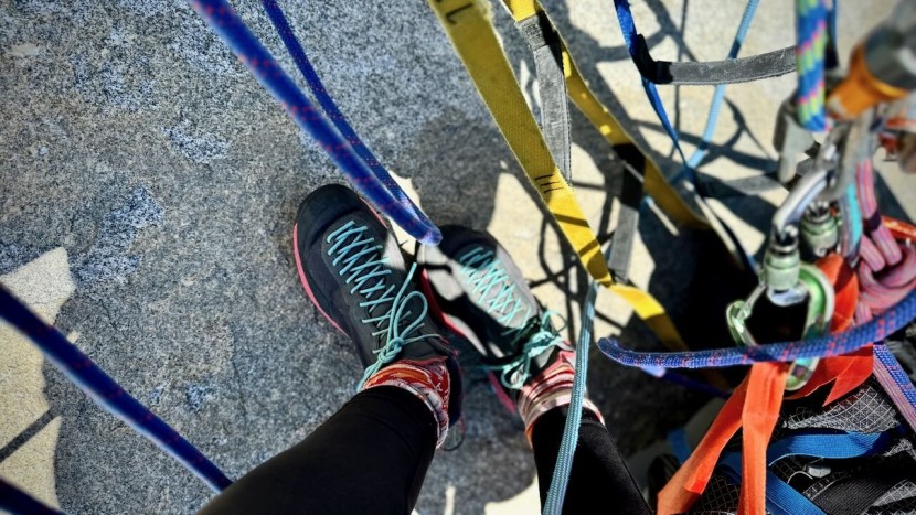 approach shoes womens - for big wall objectives, our testing team prefers a more durable...