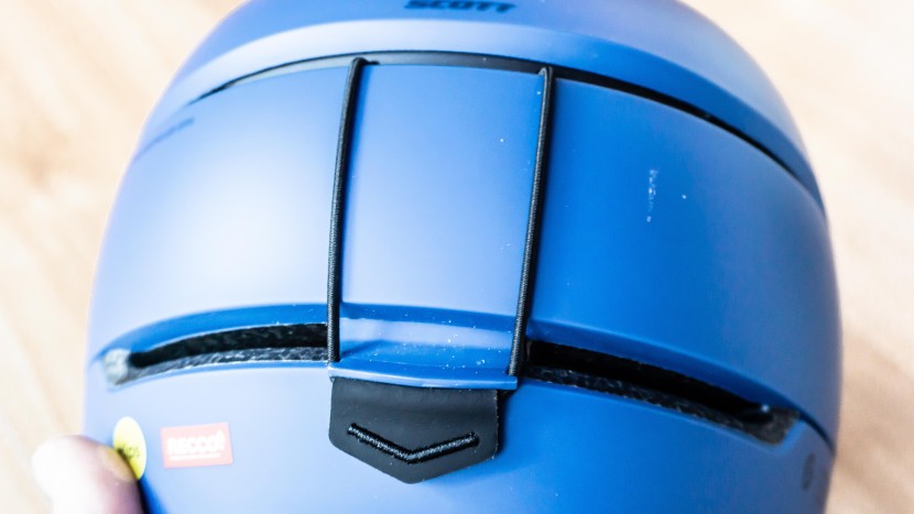 scott flow pro mips - once the goggle strap attachment was secured, it performed well, but...