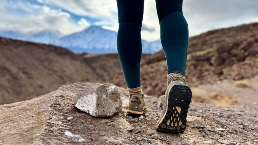 altra lone peak all-wthr low 2 for women - maxtrac rubber combines with multi-directional patterning to provide...