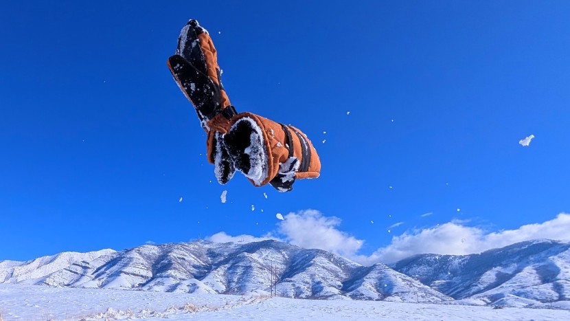 winter gloves - having gloves that keep your hands reliably warm and dry can be a...