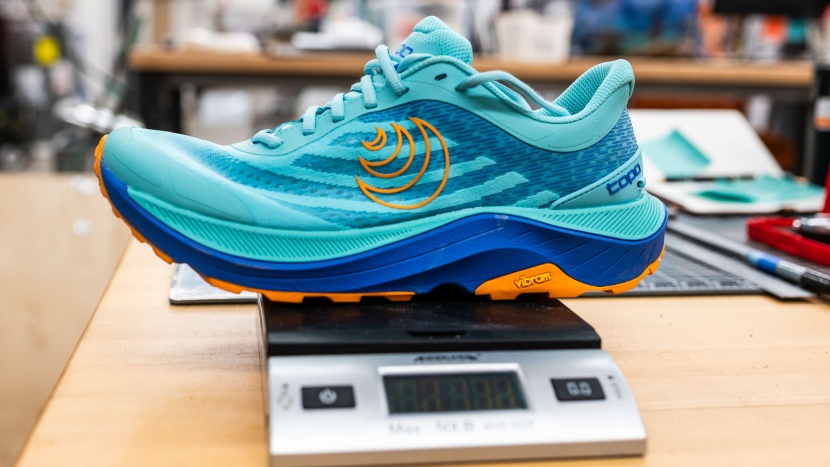 topo ultraventure 4 - weighing the men&#039;s ultraventure 4, us size 10.5.