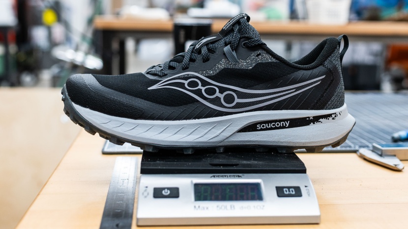 saucony peregrine 15 - weighing the saucony peregrine 15 (us men&#039;s size 10.5) in the lab.