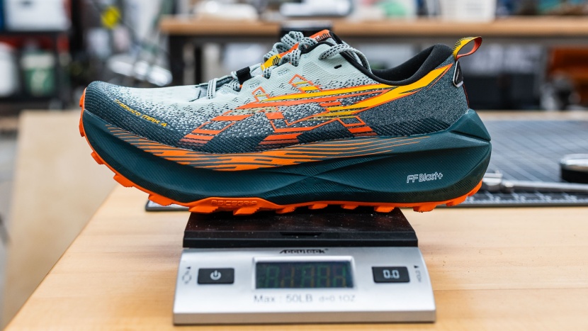 asics trabuco max 4 - weighing the asics trabuco max 4 in the lab.