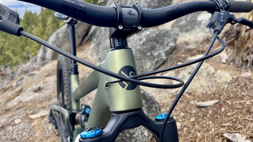 cable routing is clean and unencumbered. after riding sram's stealth...