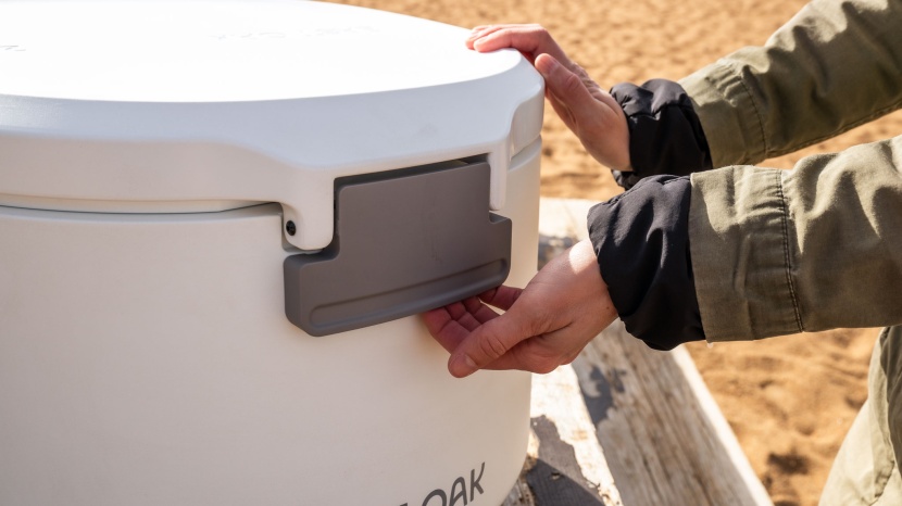 east oak rotomolded 25 - it&#039;s easy to mistake the east oak lid latches for handles, and if...