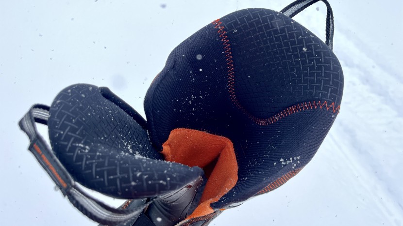 tecnica cochise 130 - the tecnica cochise comes with a great stock liner that kept my toes...