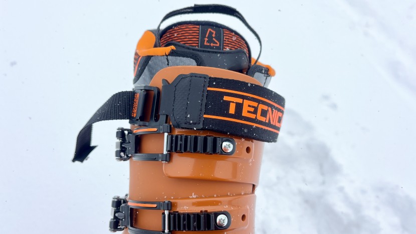 the tecnica mach1 includes an elastic power strap. this style of...