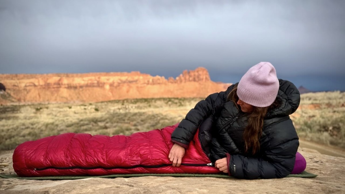Western Mountaineering Alpinlite Review (Each sleeping bag will provide specific care instructions to prolong the life of the bag, keeping you warm and cozy...)
