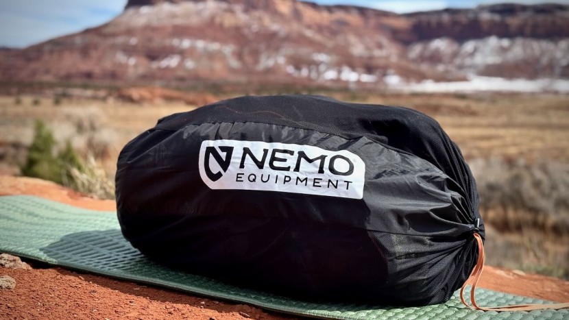 nemo tempo 20 synthetic for women - the tempo 20 is the perfect entry level sleeping bag for those who...