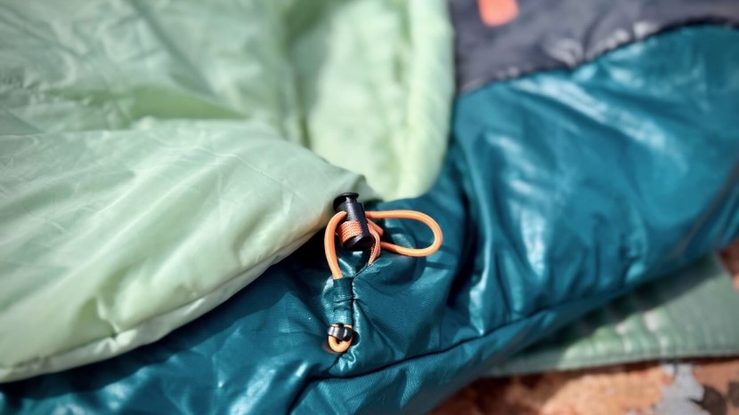 you can even cinch down the hood for extra warmth.