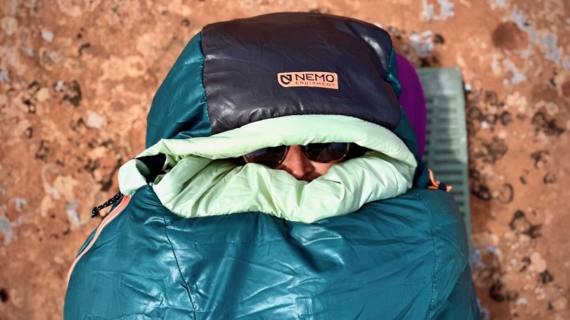 sleeping bag womens - while the draft collar on the nemo tempo 20 looks a little silly...