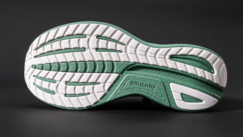 saucony ride 18 - with an outsole like this, we expected better traction from the ride...
