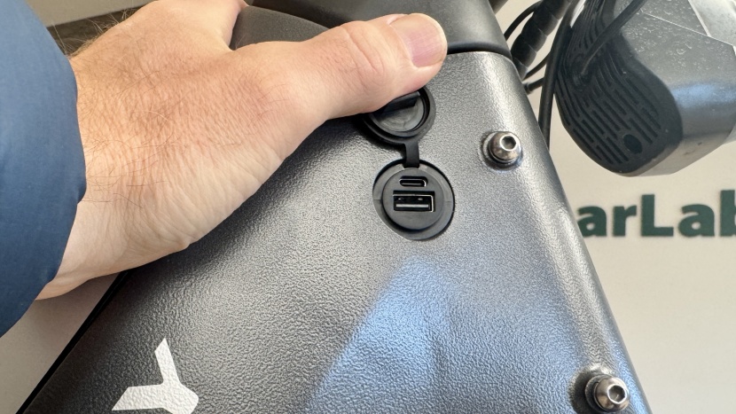 segway xafari - a 20w usb hub with a and c outlets.