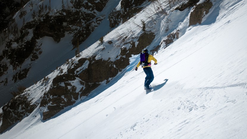 jones snowboard ultralight stratos - the ultralight stratos is no slouch in firm snow conditions. the...