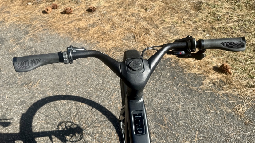 trek fx+7s - the cockpit feels efficient and well-designed.
