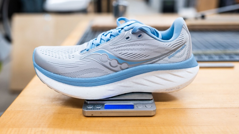 saucony ride 18 for women - weighing 7.53 ounces, the ride 18 fits comfortably in the midrange...