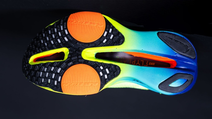 nike alphafly 3 for women - from its airzoom units to its full-length plate, every bit of this...