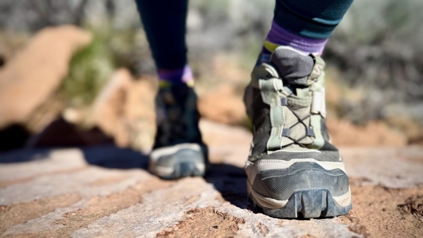 salomon x ultra 5 gore-tex for women - the x ultra 5 is true to size and features a toe box best suited for...