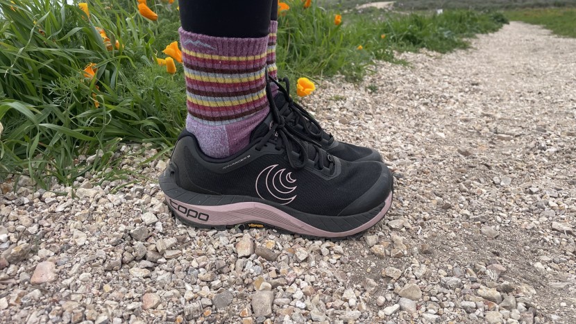 topo mtn racer 3 for women - the mtn racer's 32 mm stack and firm zipfoam midsole deliver steady...