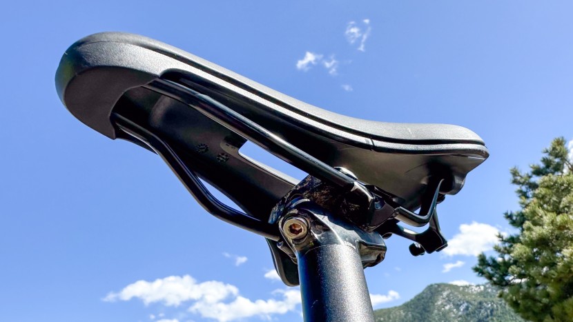 bike saddle - the chromoly rails of the bontrager verse comp makes this saddle a...