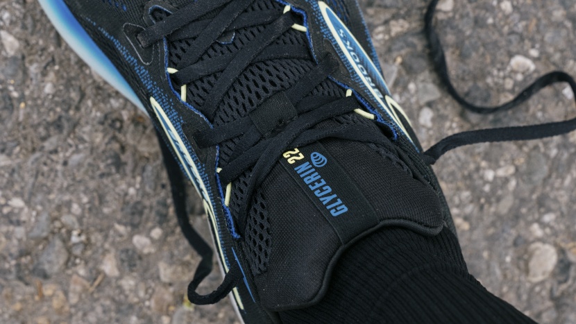 brooks glycerin 22 - i appreciate the high-quality materials and stretch-knit fit around...